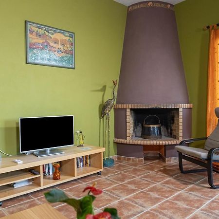 Mary'S Paradise Apartment With Panoramic Sea View To Kakia Thalassa And Daskalio Keratea エクステリア 写真